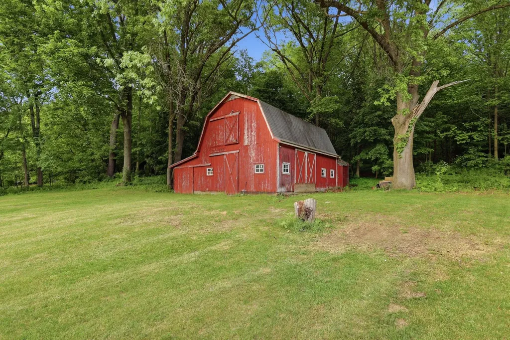 8580 N Riverview Drive Cooper Charter Township MI 49004