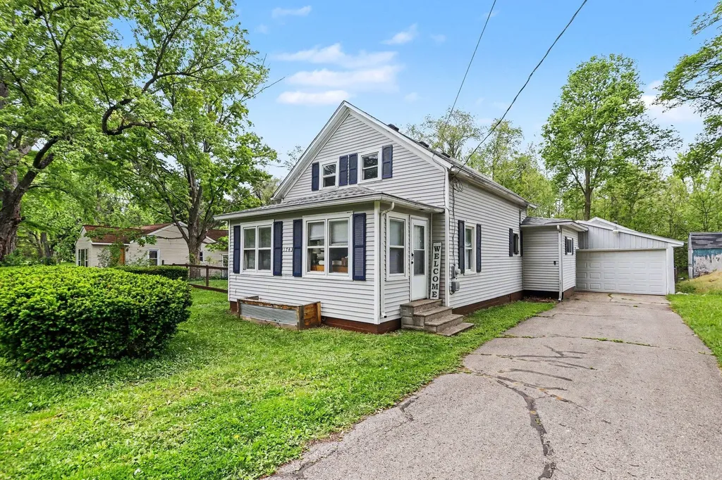 1743 Colby Avenue Cooper Charter Township MI 49004