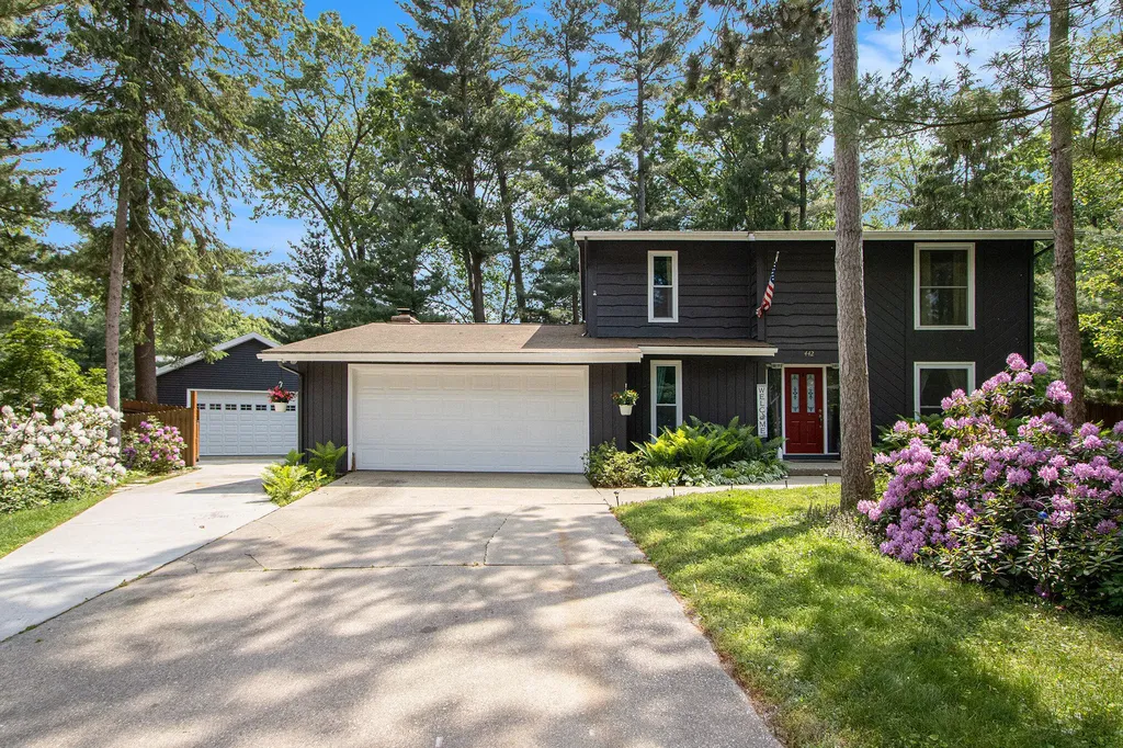 442 Pinewood Circle Portage City MI 49002