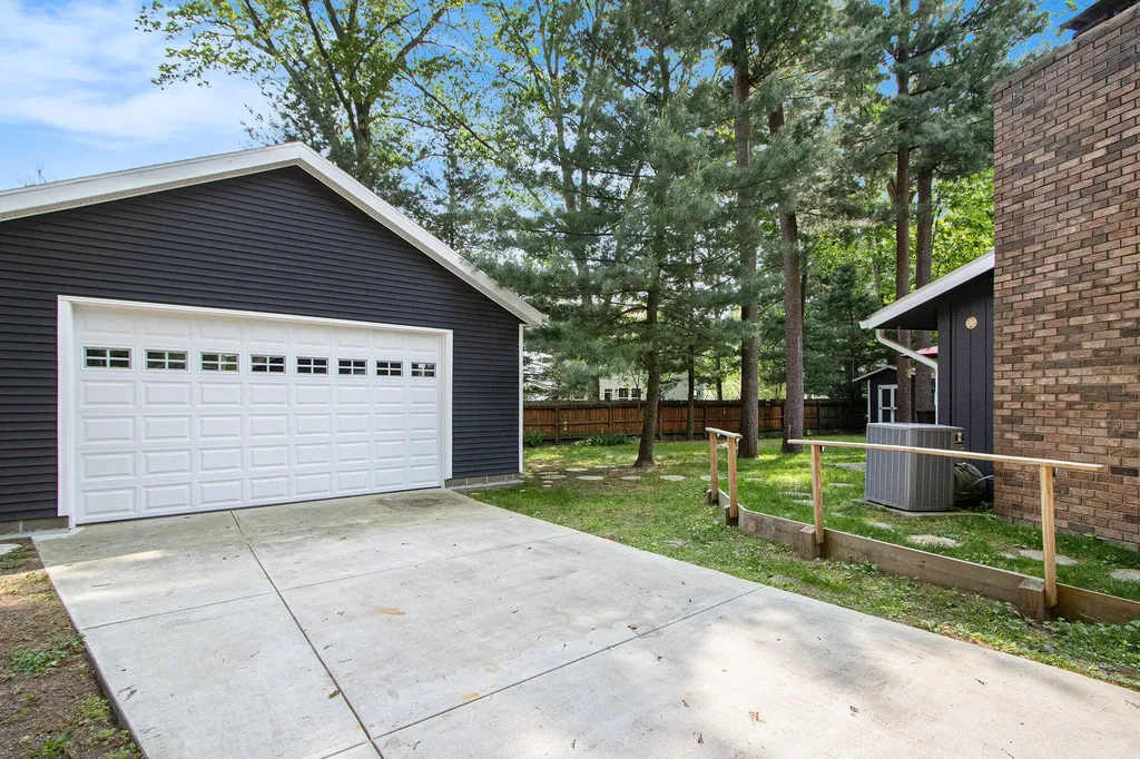 442 Pinewood Circle Portage City MI 49002