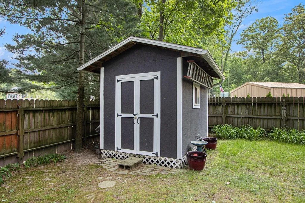 442 Pinewood Circle Portage City MI 49002