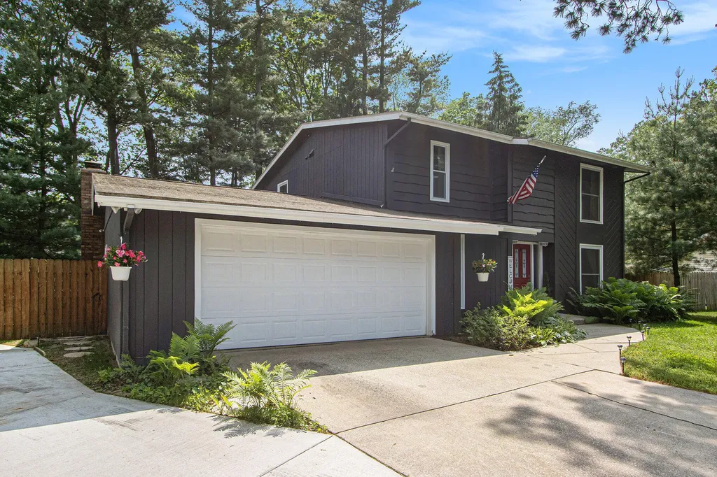 442 Pinewood Circle Portage City MI 49002