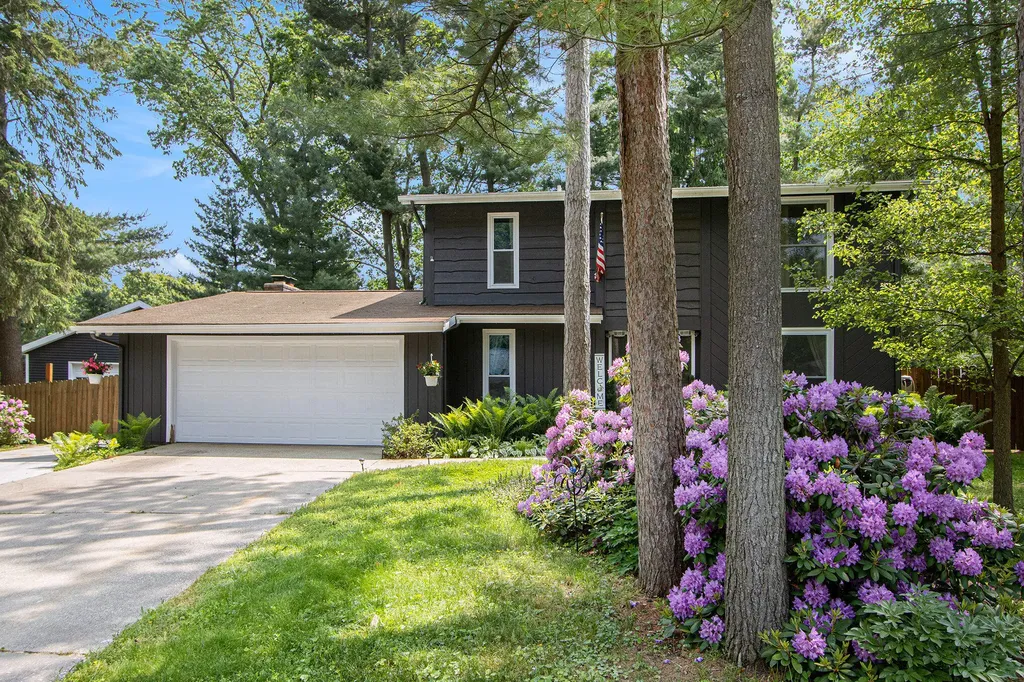 442 Pinewood Circle Portage City MI 49002