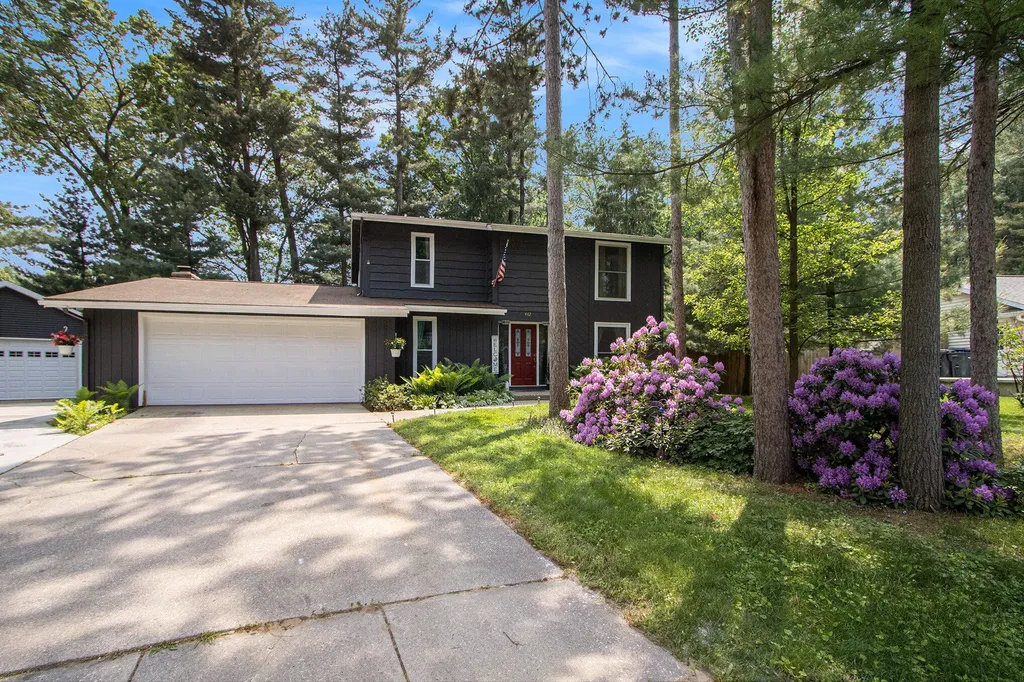 442 Pinewood Circle Portage City MI 49002