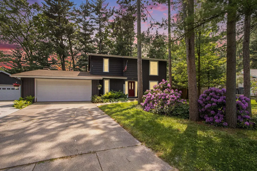 442 Pinewood Circle Portage City MI 49002