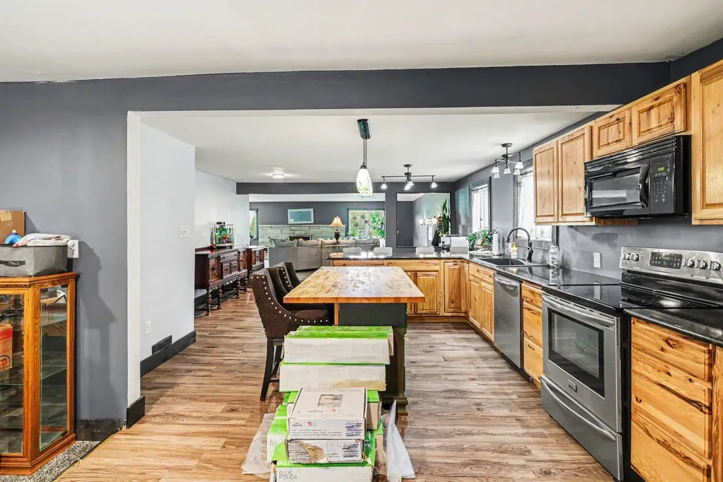 10204 Bellevue Road Pennfield Charter Township MI 49014
