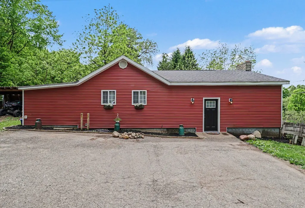 10204 Bellevue Road Pennfield Charter Township MI 49014