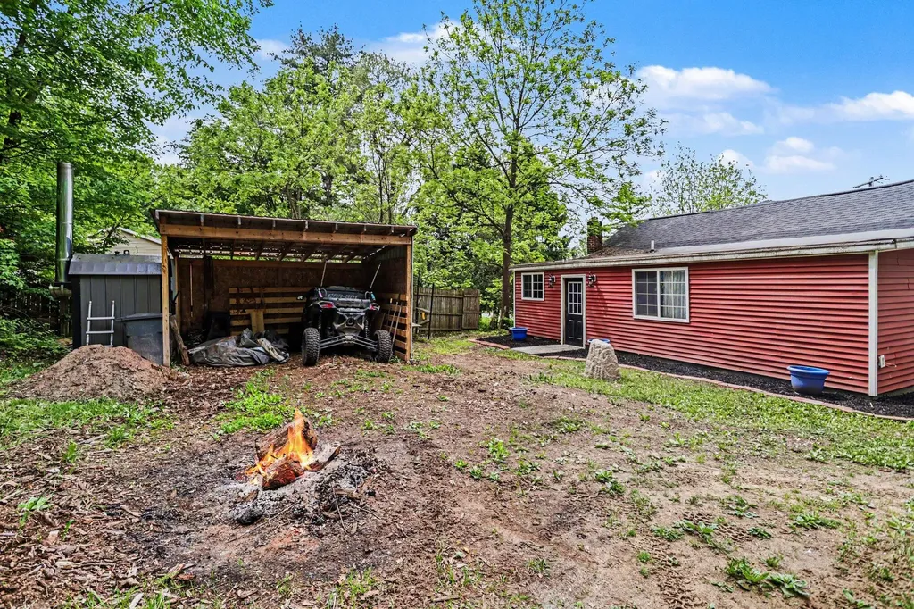 10204 Bellevue Road Pennfield Charter Township MI 49014