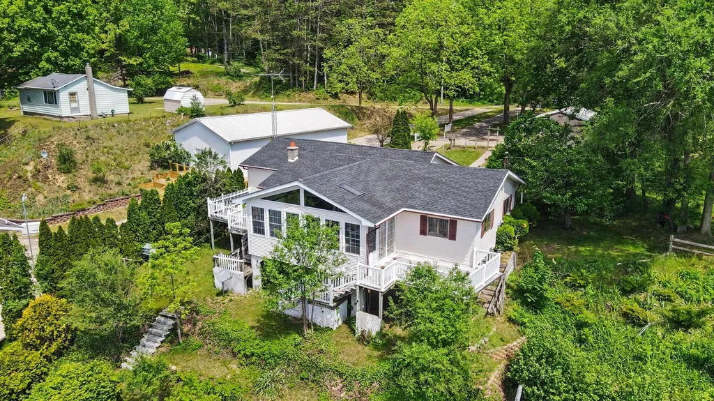 13703 Carefree Drive Johnstown Township MI 49017