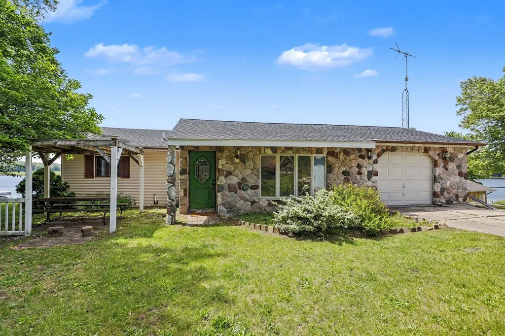 13703 Carefree Drive Johnstown Township MI 49017