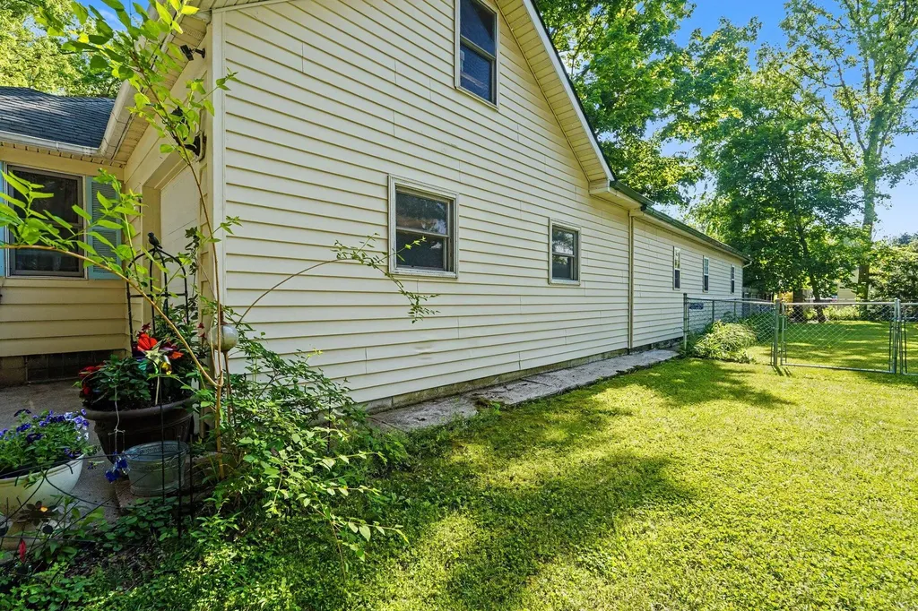 24 Sherman Galesburg City MI 49053