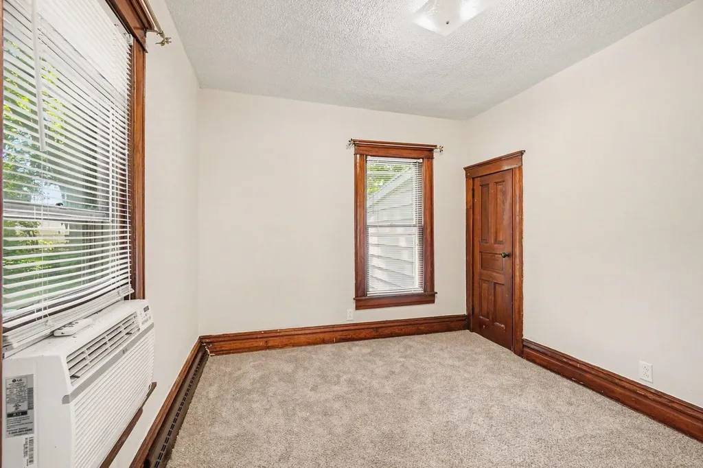 139 N Kalamazoo Avenue Vicksburg Village MI 49097