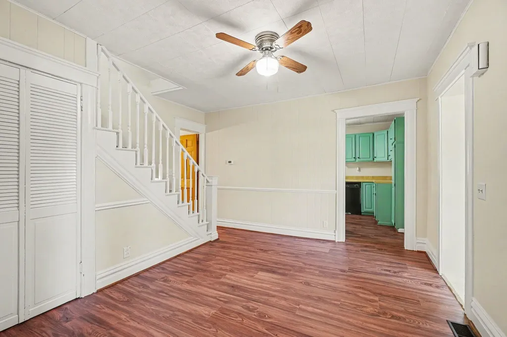 139 N Kalamazoo Avenue Vicksburg Village MI 49097