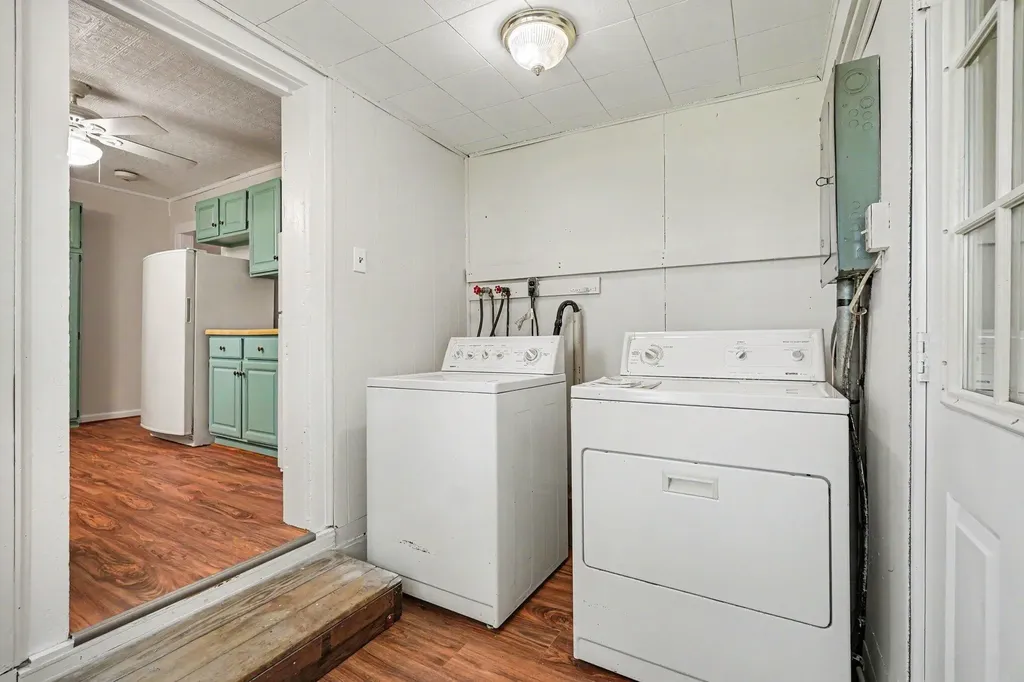 139 N Kalamazoo Avenue Vicksburg Village MI 49097