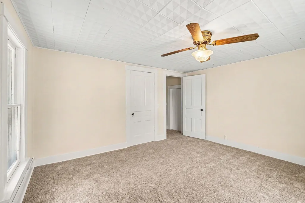 139 N Kalamazoo Avenue Vicksburg Village MI 49097