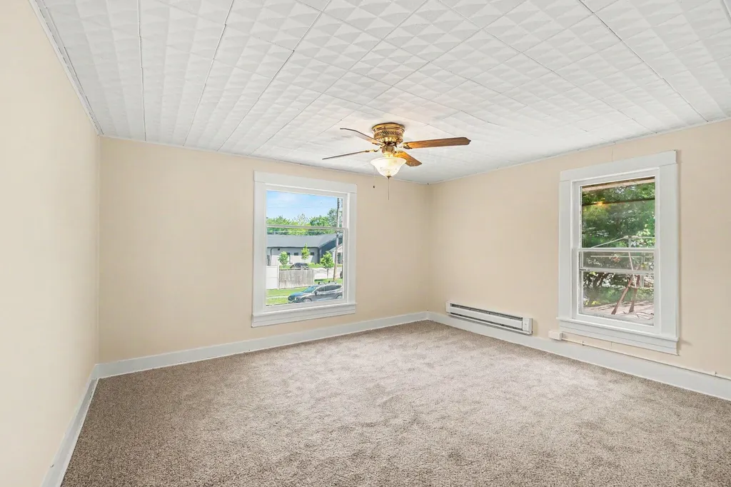 139 N Kalamazoo Avenue Vicksburg Village MI 49097