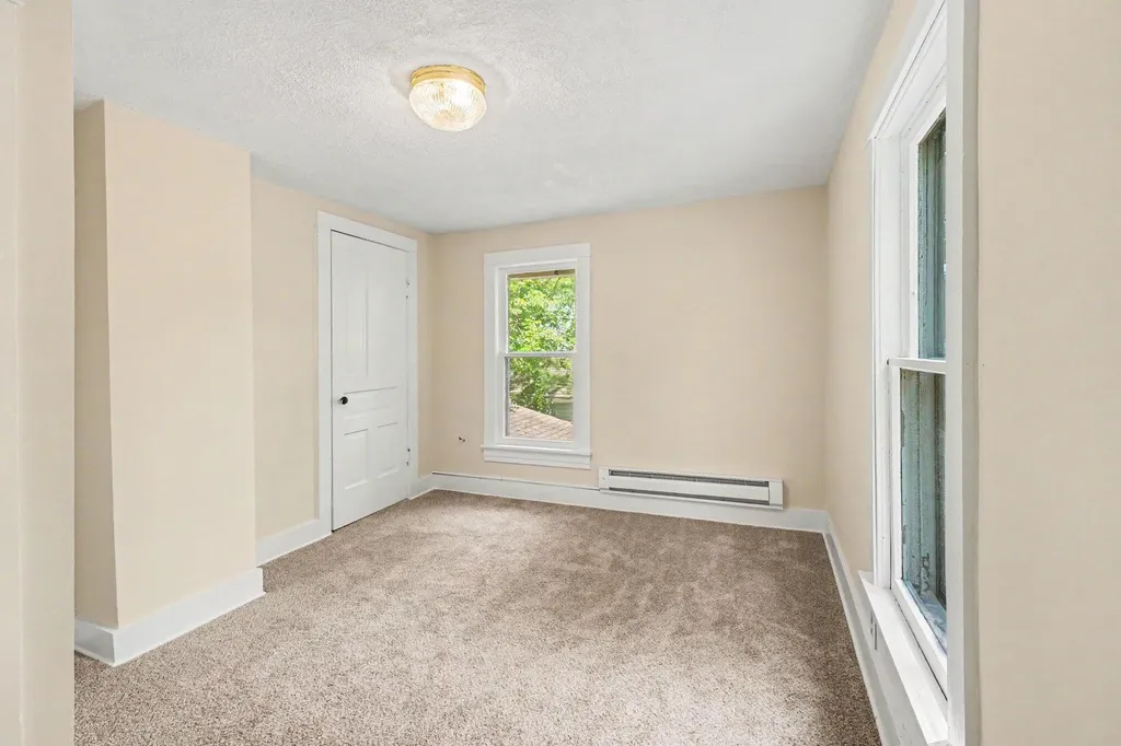 139 N Kalamazoo Avenue Vicksburg Village MI 49097