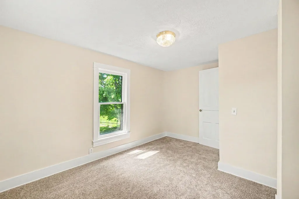 139 N Kalamazoo Avenue Vicksburg Village MI 49097