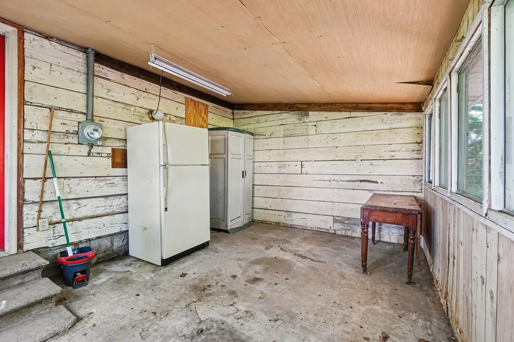 139 N Kalamazoo Avenue Vicksburg Village MI 49097