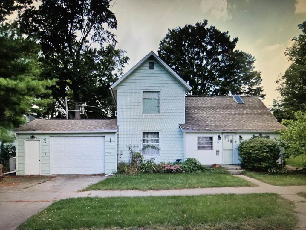 139 N Kalamazoo Avenue Vicksburg Village MI 49097