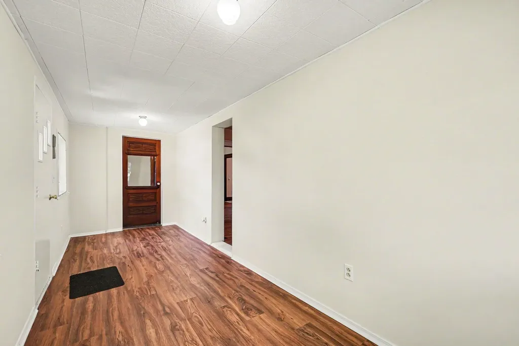 139 N Kalamazoo Avenue Vicksburg Village MI 49097