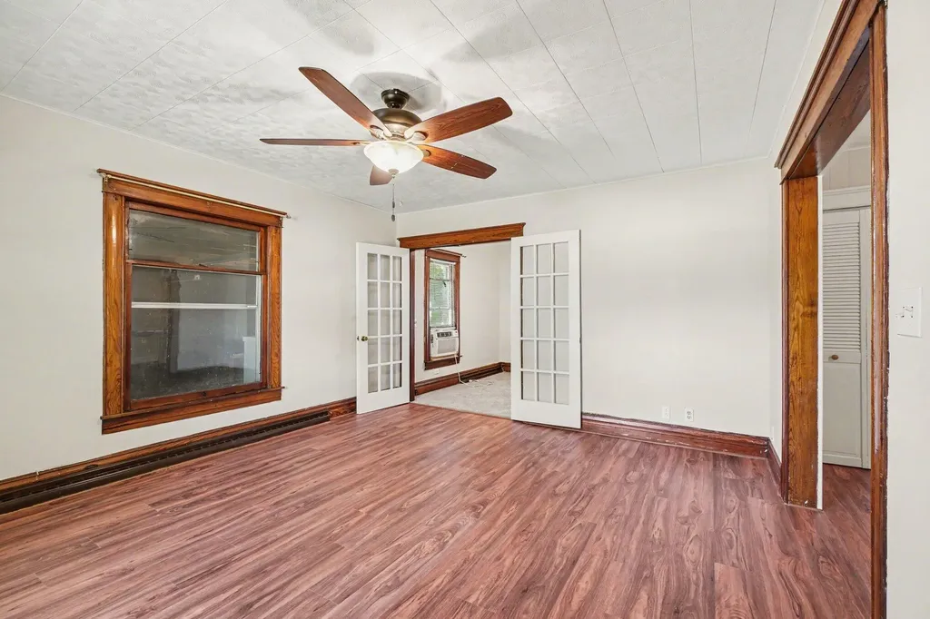 139 N Kalamazoo Avenue Vicksburg Village MI 49097