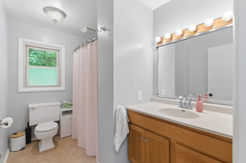 3312 Tamsin Avenue Kalamazoo City MI 49008