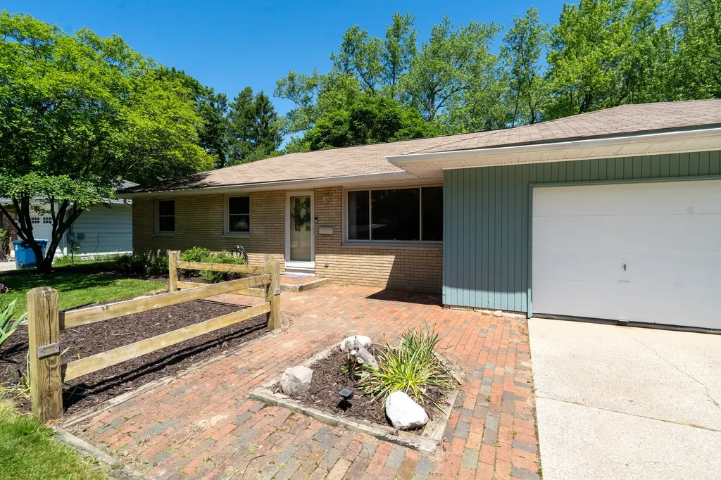 3312 Tamsin Avenue Kalamazoo City MI 49008