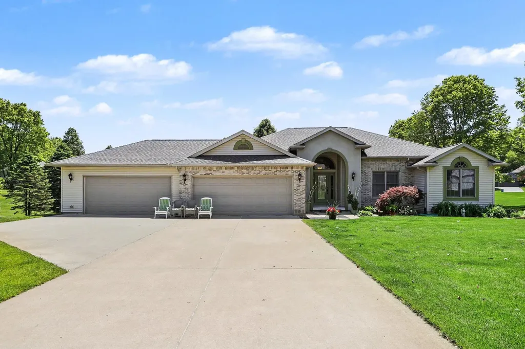 174 Hickory Hills Marshall Township MI 49068
