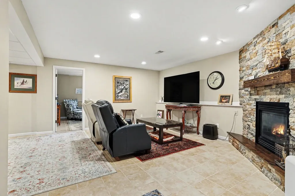 174 Hickory Hills Marshall Township MI 49068
