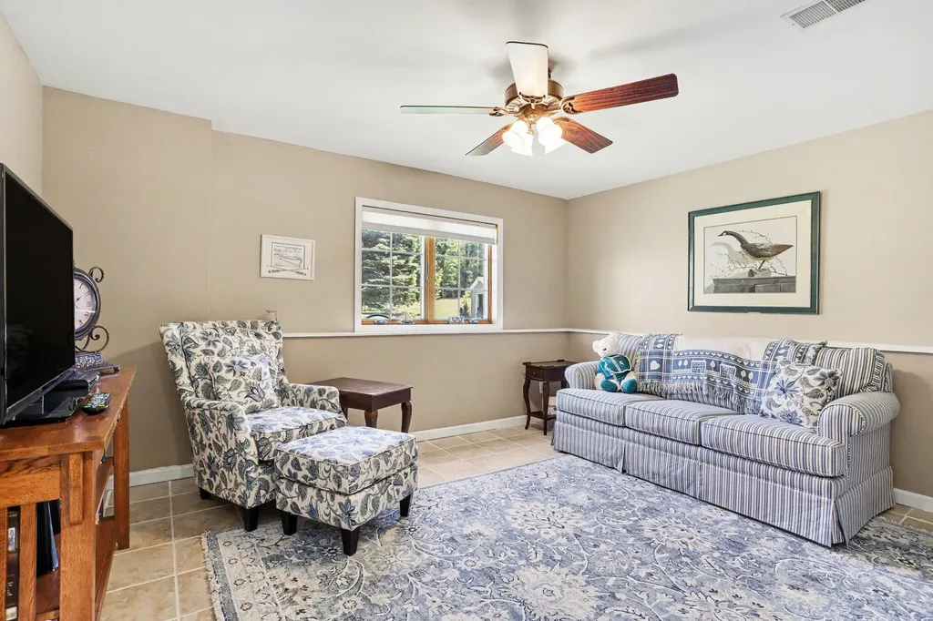 174 Hickory Hills Marshall Township MI 49068