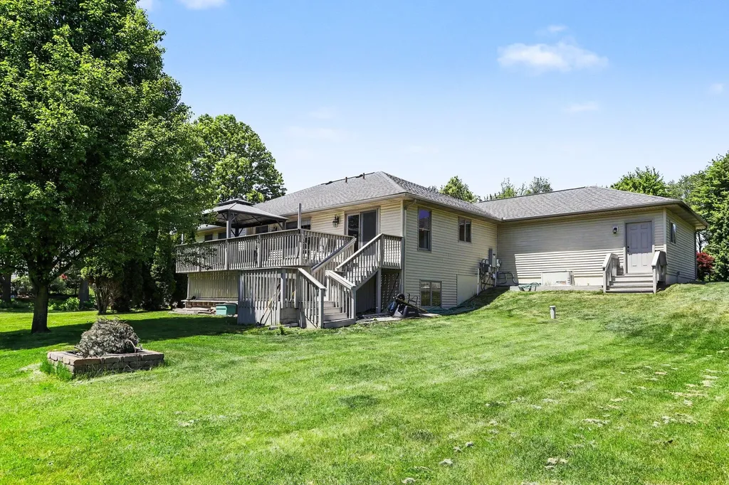 174 Hickory Hills Marshall Township MI 49068
