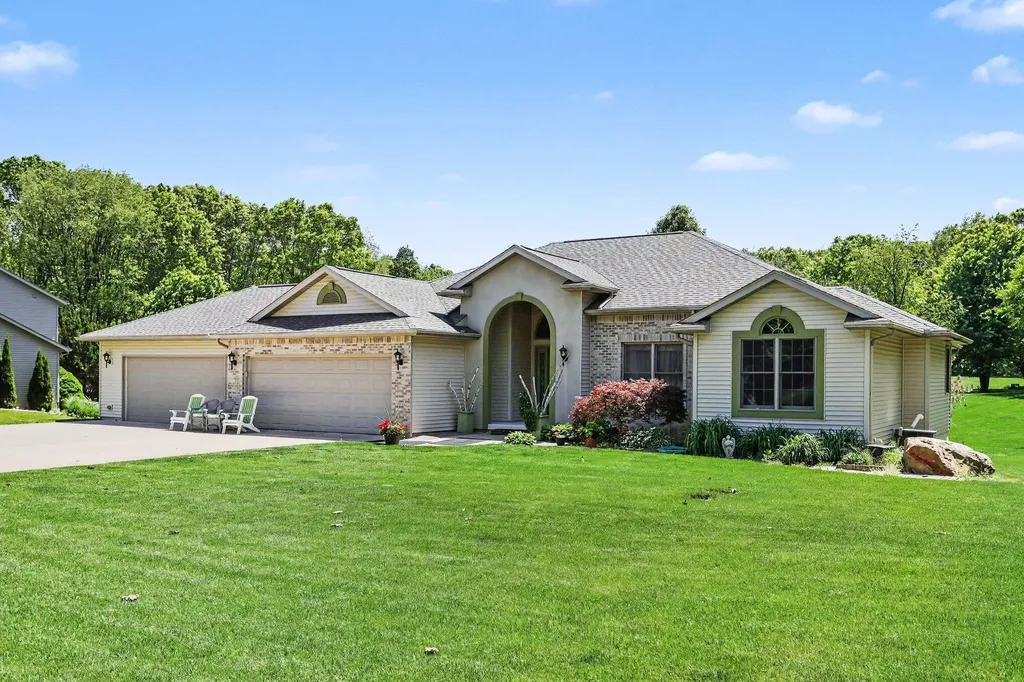 174 Hickory Hills Marshall Township MI 49068