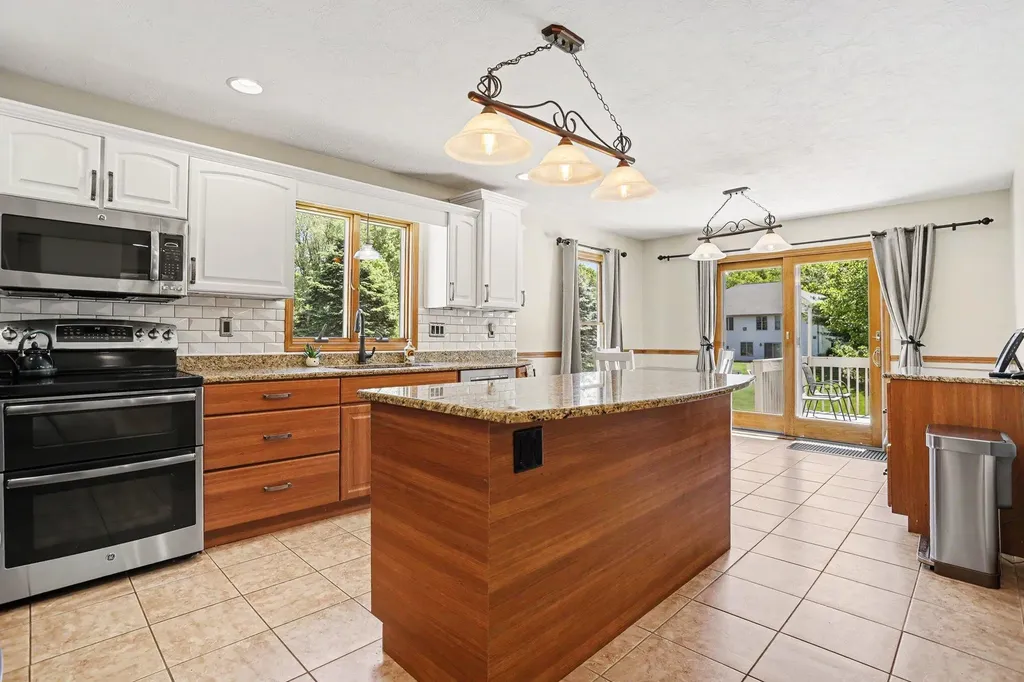 174 Hickory Hills Marshall Township MI 49068