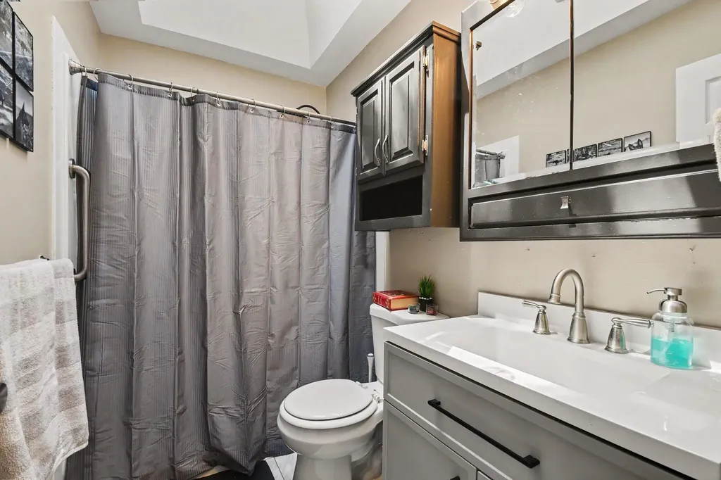5343 Mick Avenue SE Kentwood City MI 49548