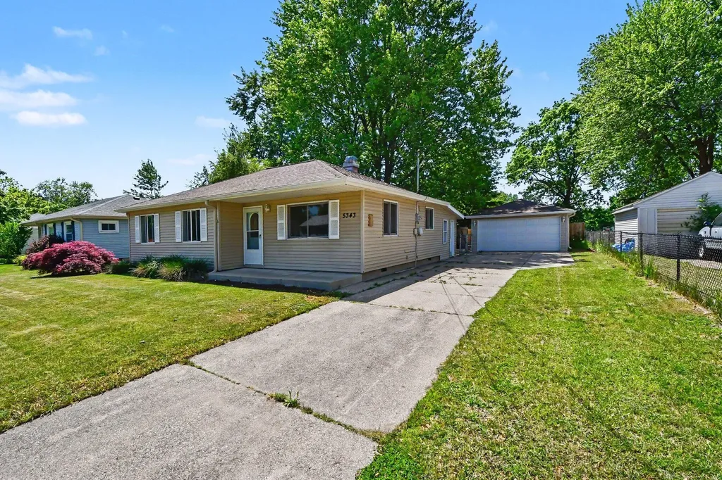 5343 Mick Avenue SE Kentwood City MI 49548
