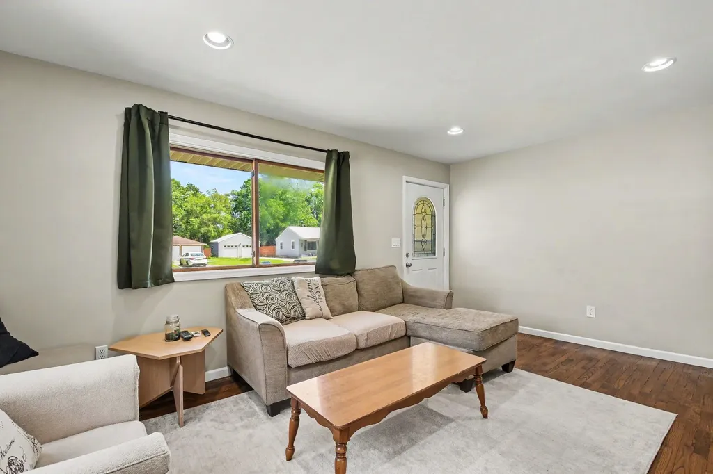 5343 Mick Avenue SE Kentwood City MI 49548