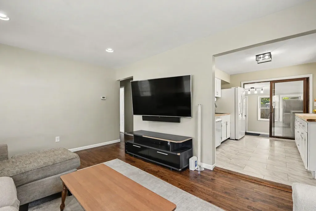 5343 Mick Avenue SE Kentwood City MI 49548