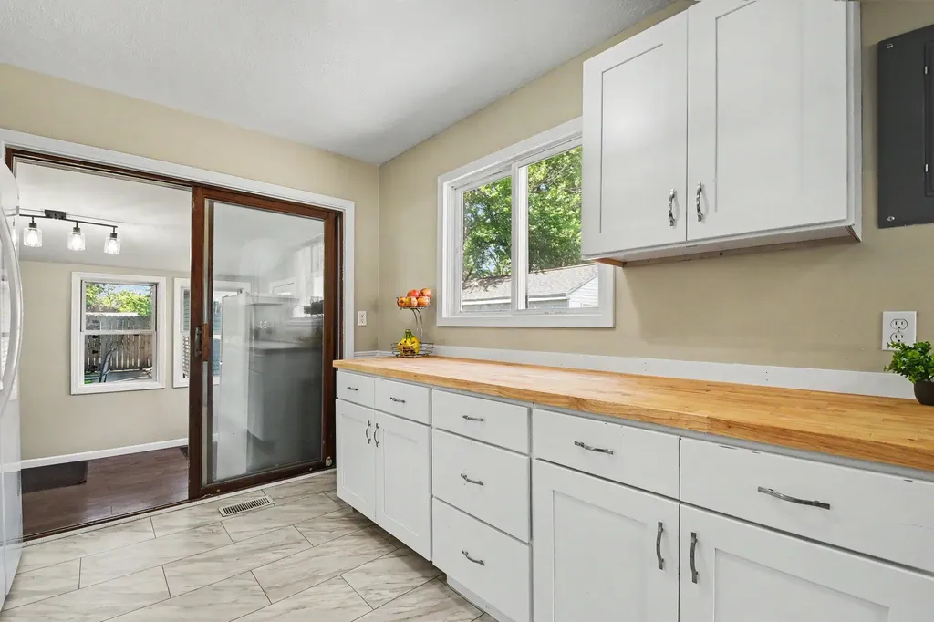 5343 Mick Avenue SE Kentwood City MI 49548
