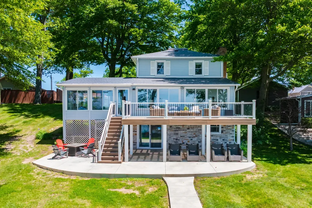 959 Beechwood Point Drive Hope Township MI 49046
