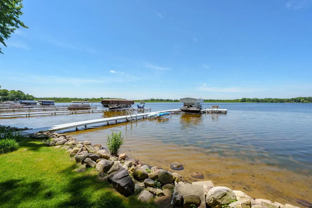959 Beechwood Point Drive Hope Township MI 49046