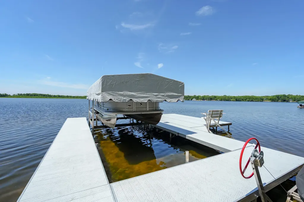 959 Beechwood Point Drive Hope Township MI 49046