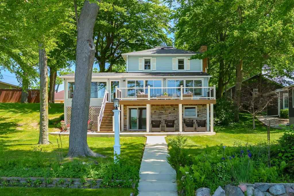 959 Beechwood Point Drive Hope Township MI 49046