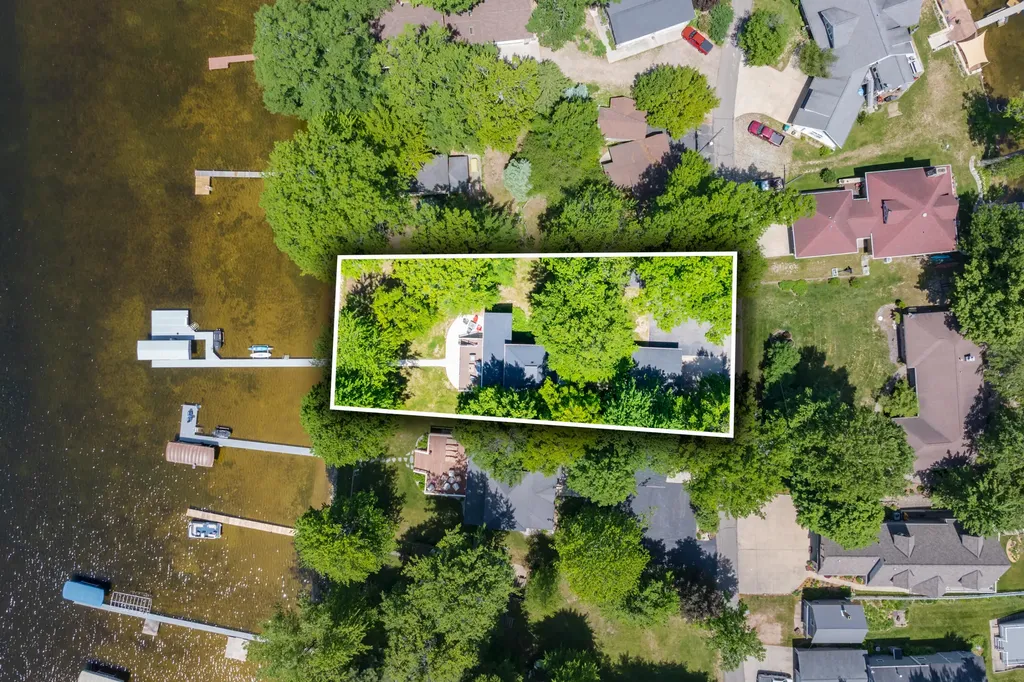 959 Beechwood Point Drive Hope Township MI 49046