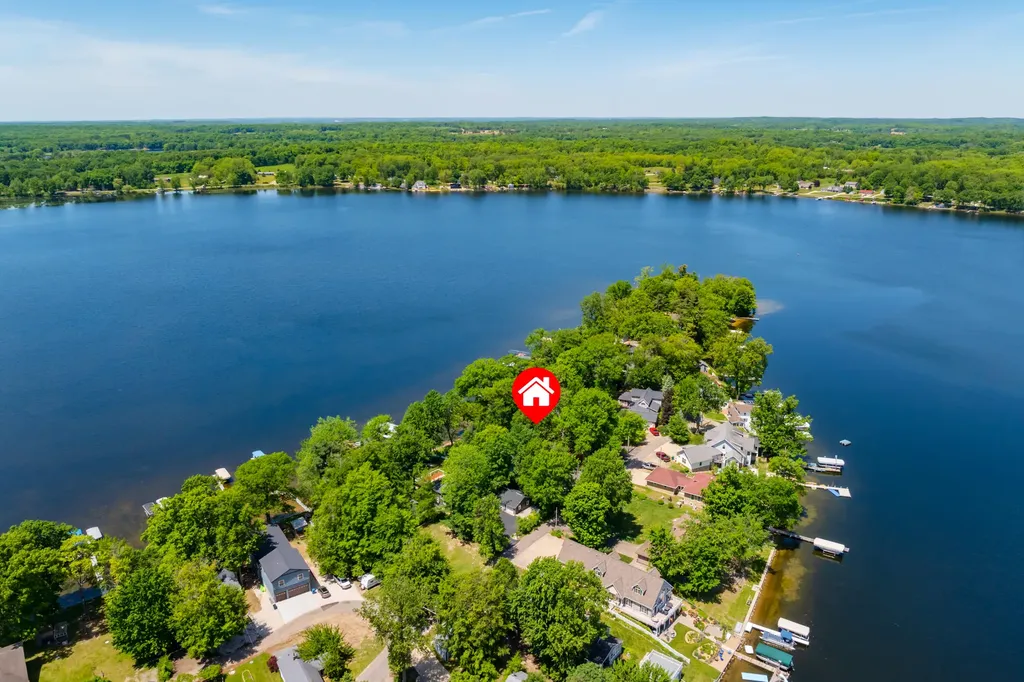 959 Beechwood Point Drive Hope Township MI 49046