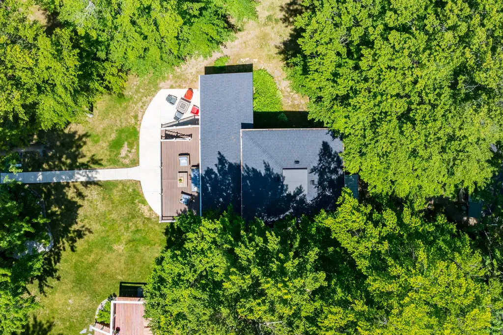 959 Beechwood Point Drive Hope Township MI 49046