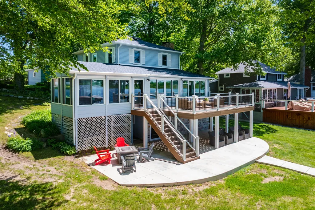 959 Beechwood Point Drive Hope Township MI 49046