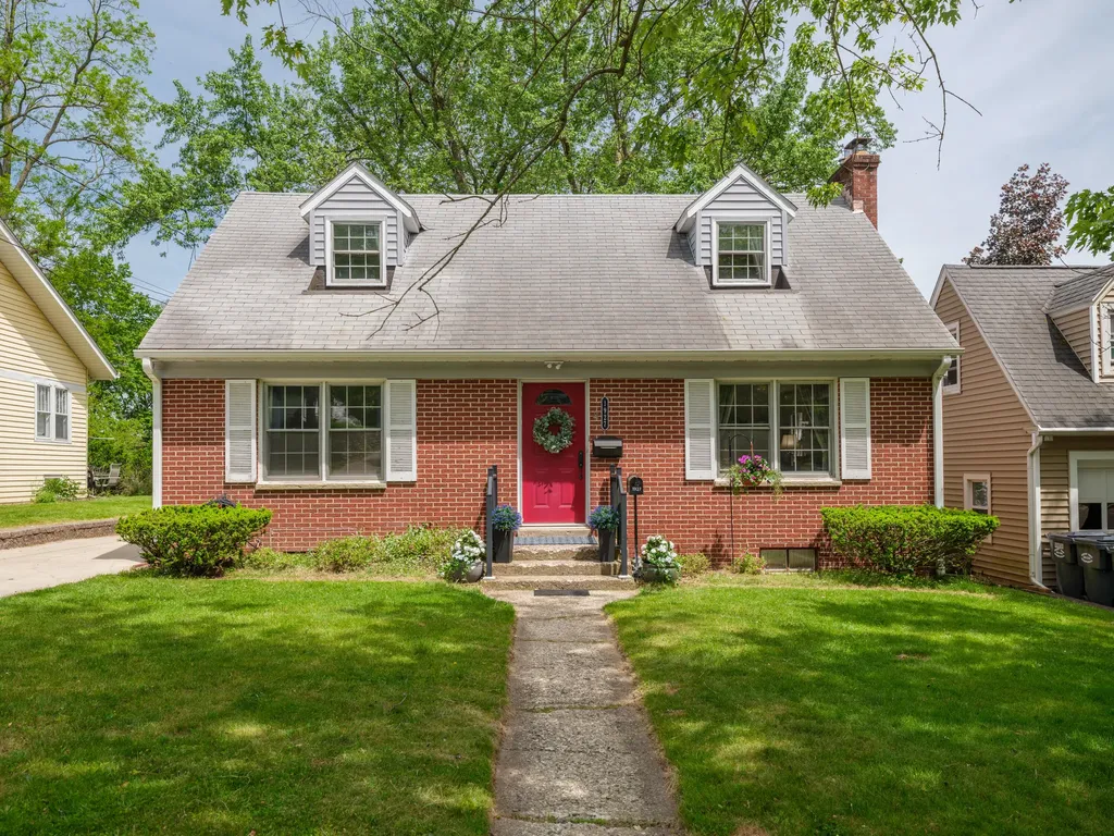 1927 Indiana Street Kalamazoo City MI 49008