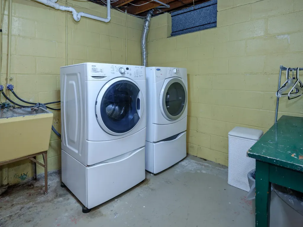 1927 Indiana Street Kalamazoo City MI 49008