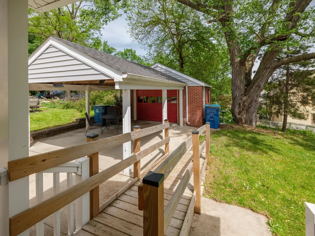 1927 Indiana Street Kalamazoo City MI 49008